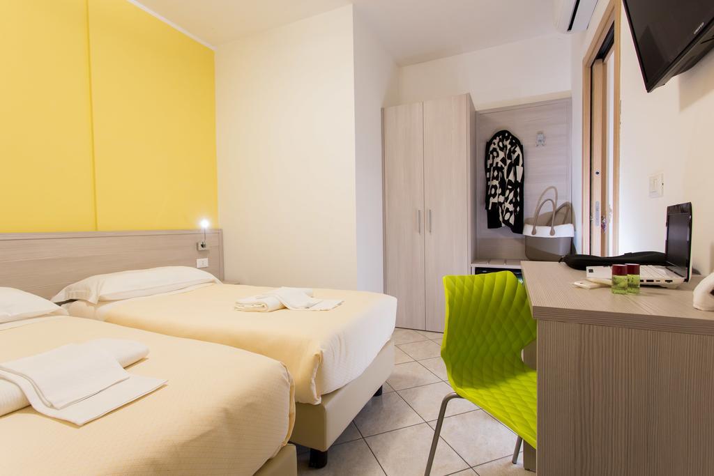 Hotel Garnì House Majorana Rende Esterno foto